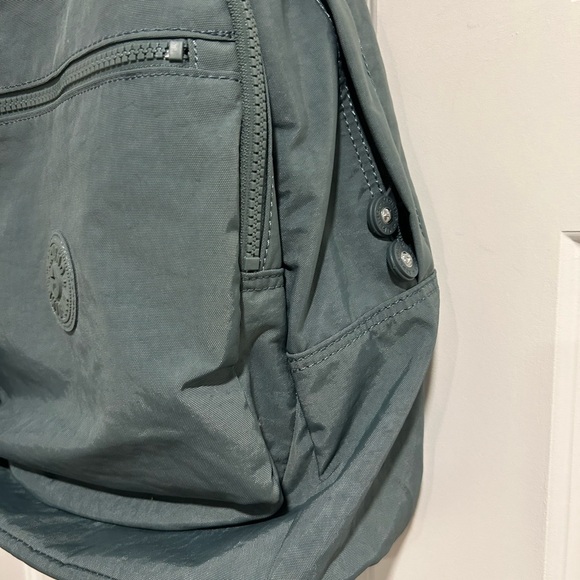 Backpack - Picture 4 of 4